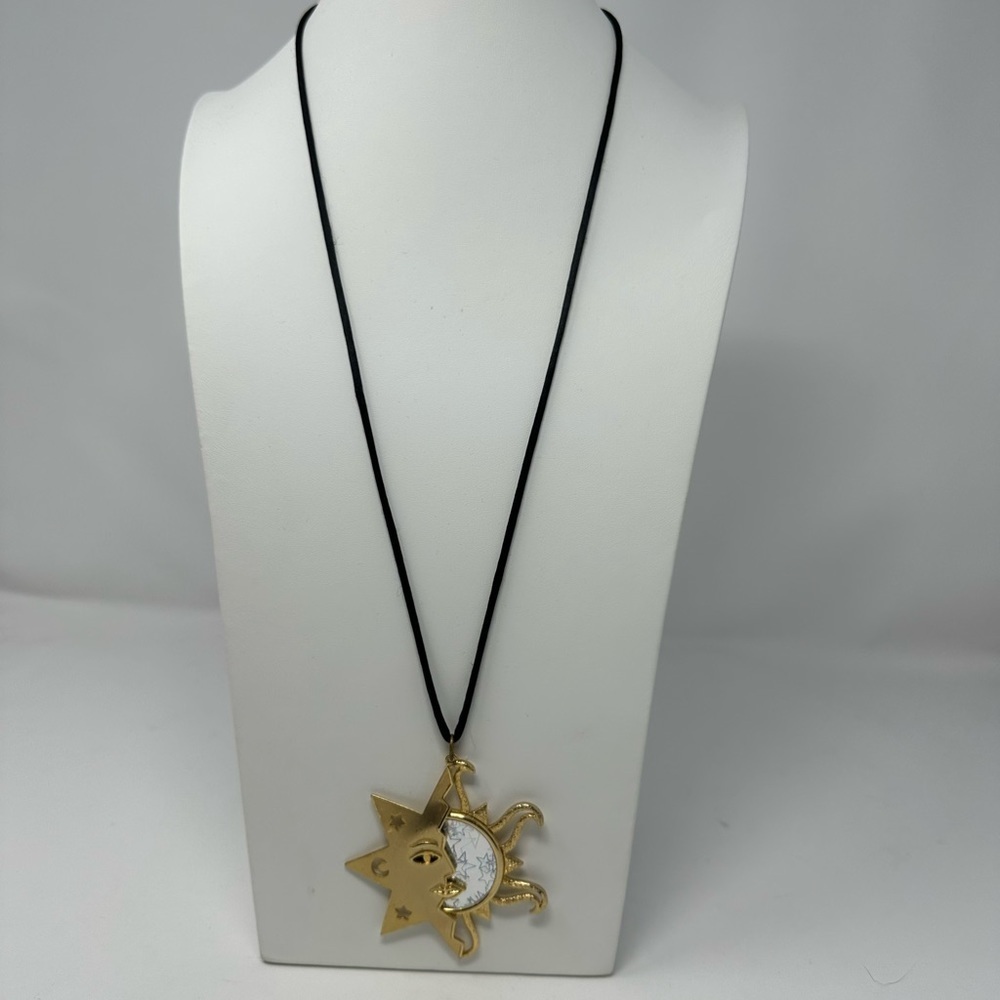 Vintage Unique Sun Moon and Stars necklace pendant brooch - Picture 3 of 8